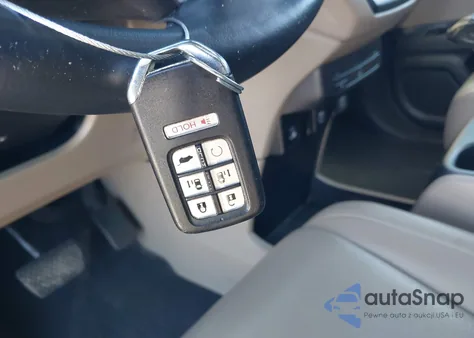 2022 Honda Odyssey Touring z USA, uszkodzony, nr VIN 5FNRL6H82NB018231